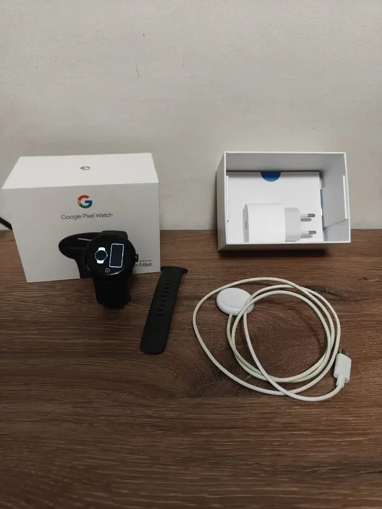 Продам pixel watch первого поколения