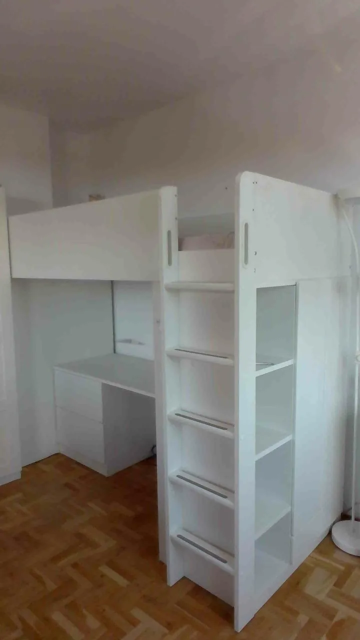 Продаю кровать чердак Ikea Smastad с матрасом. Размер 2.06 :1.04:1.82 находиться в комплекс "Ф…