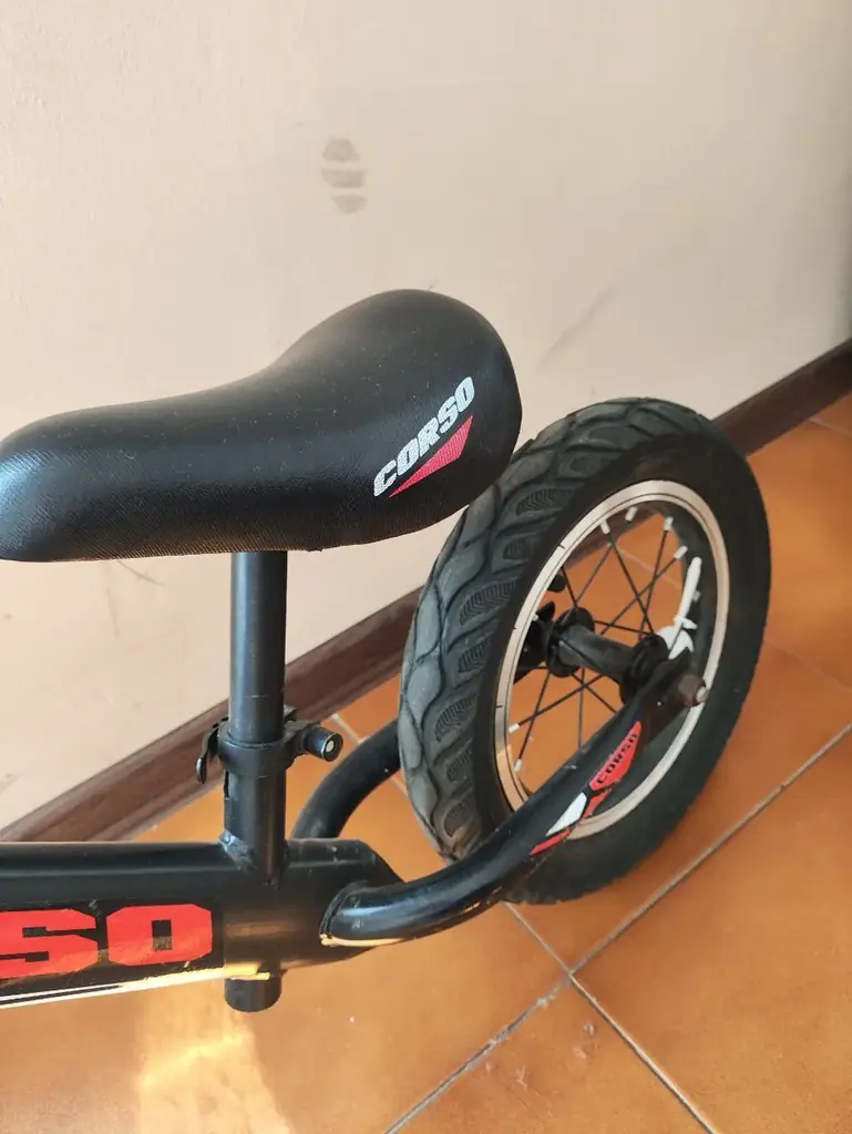 Продам беговел, надувные колеса, 20€. Солнечный берег
