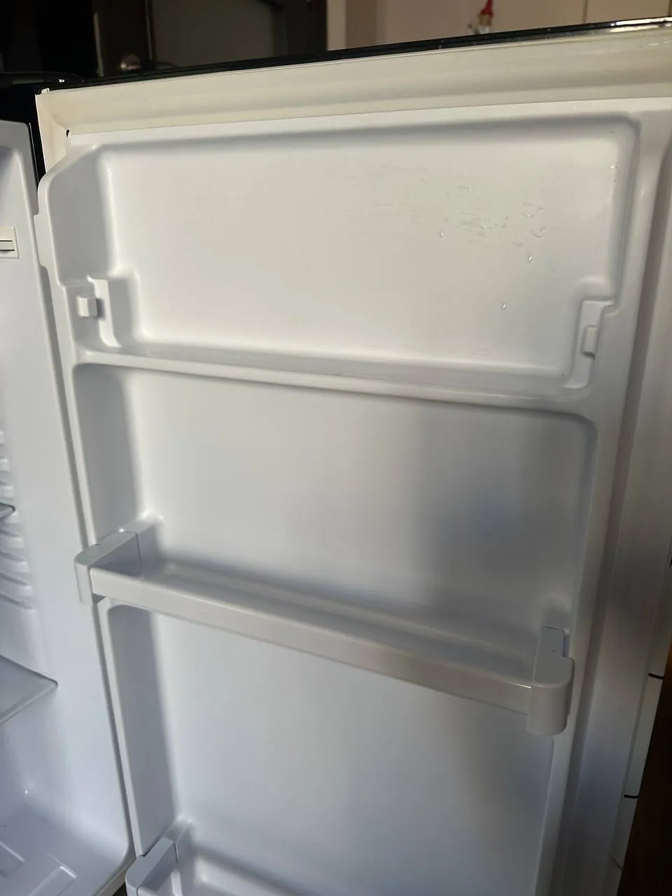Продам холодильник еще в пленке 150€