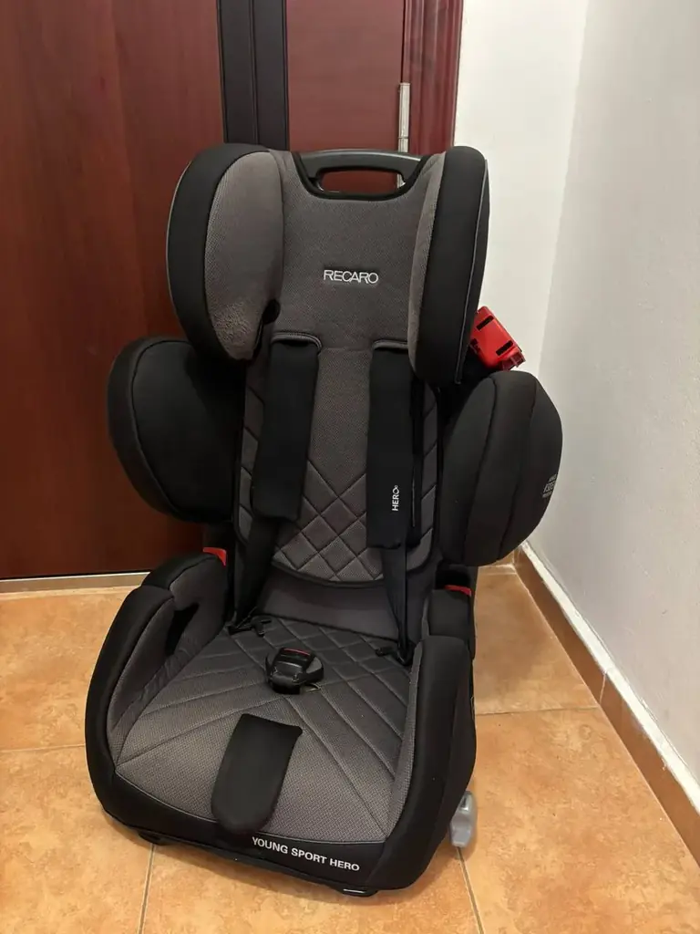 Автокресло RECARO