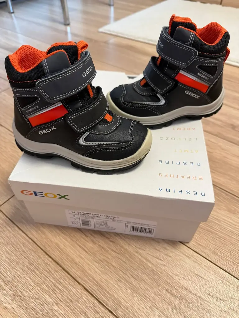 Продам детские ботинки GEOX, размер 24. Состояние хорошее. Цена 25€, Бургас