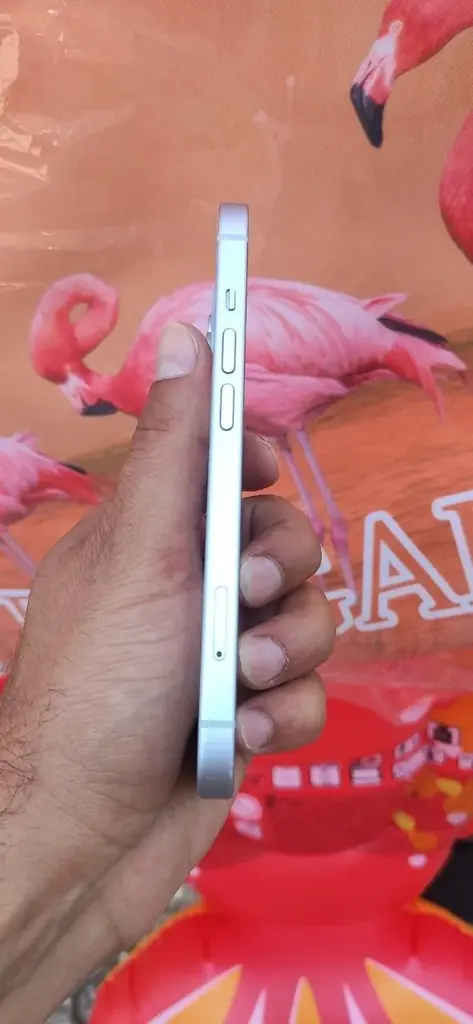 Продаю iPhone 15