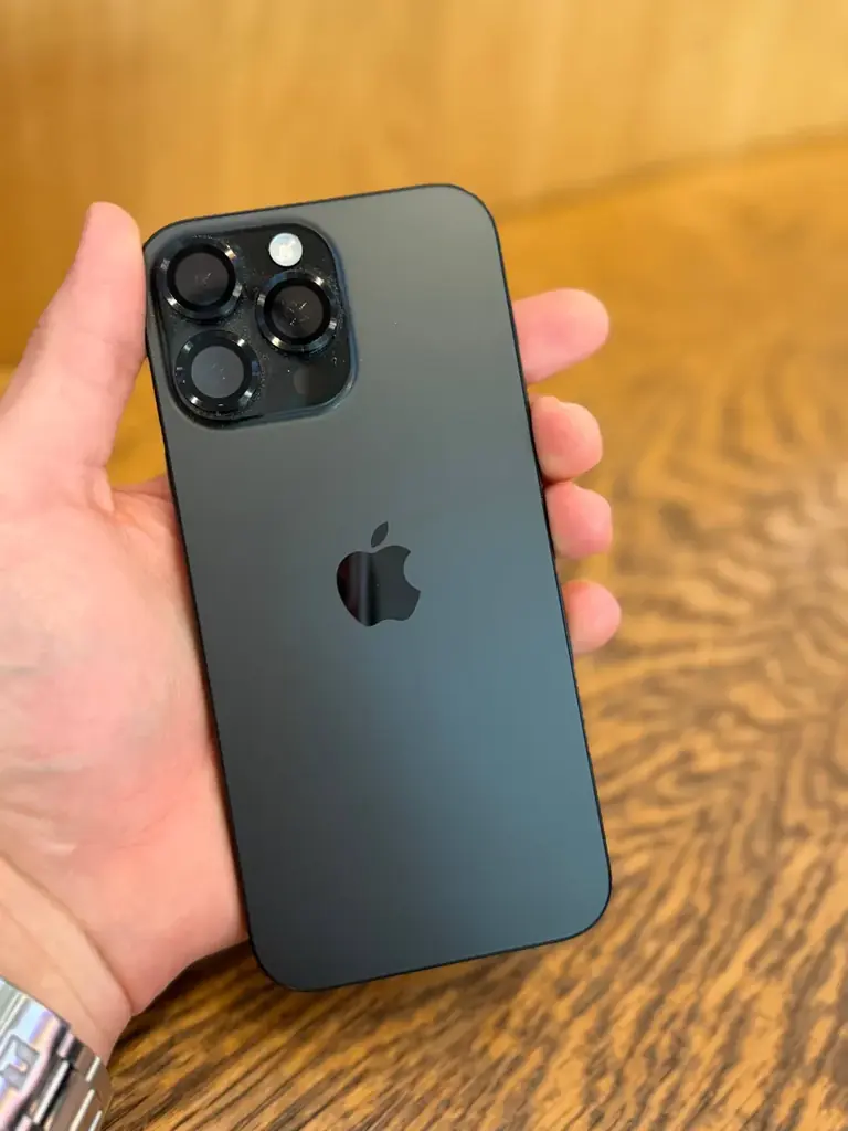Продам IPhone 16 pro max 256