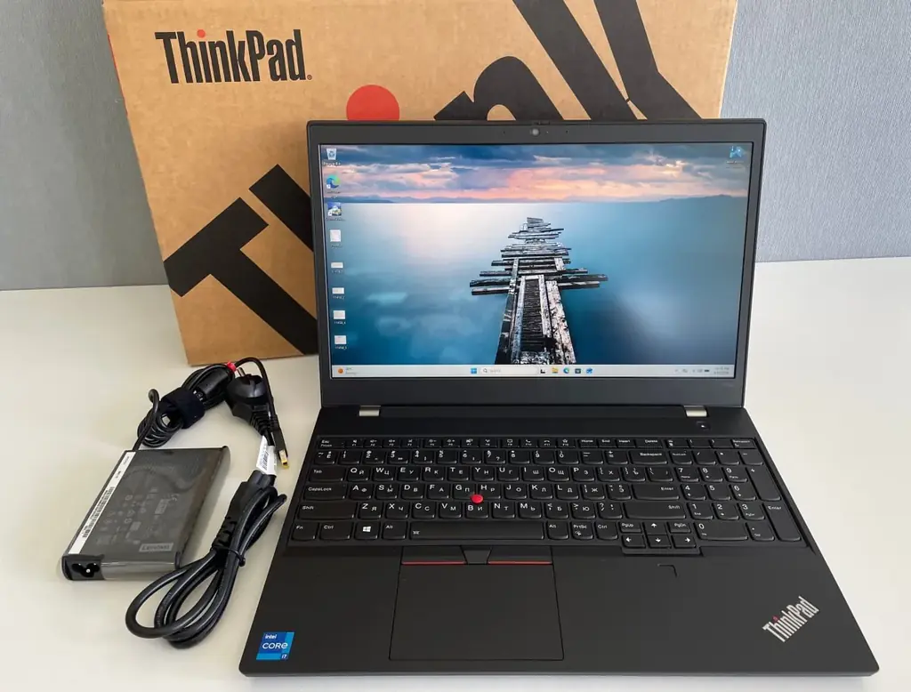 Продам НОВЫЙ ноутбук Lenovo ThinkPad P15v G2