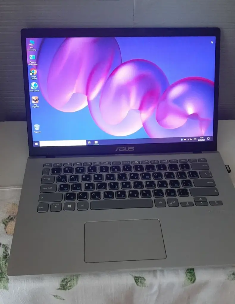 Продам ноутбук 14" Asus X409FA, ОЗУ ddr4 12gb, диск накопитель SSD 256gb, батарея 3 часа, есть блок…