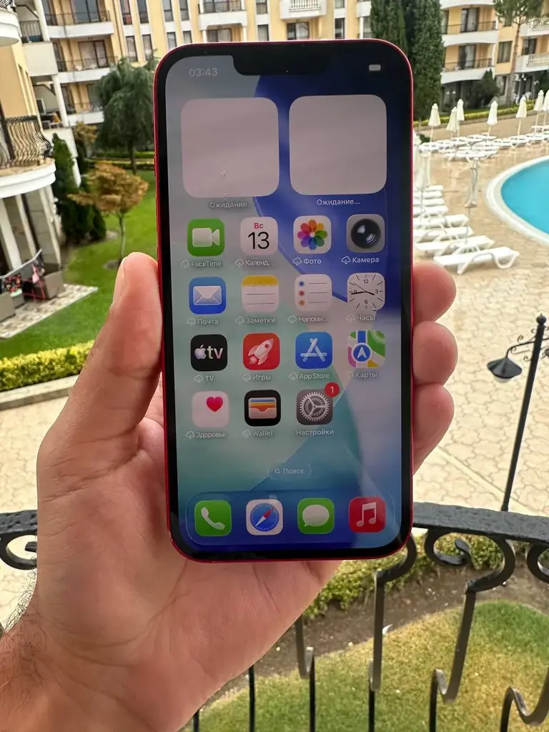 Продаю iPhone 13