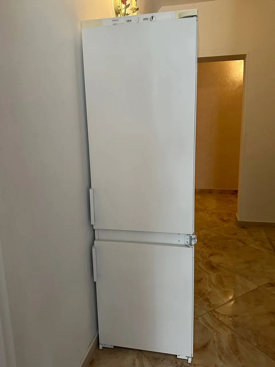 Холодильник Miele с нижней морозильной камерой