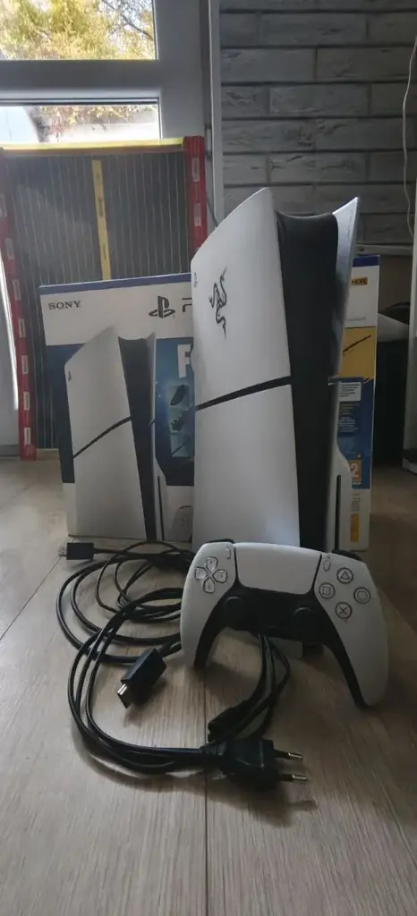 Идеальная PlayStation 5 как новая. (б/у) + Чек + В подарок клавиатура Hator и мышь Razer Cobra