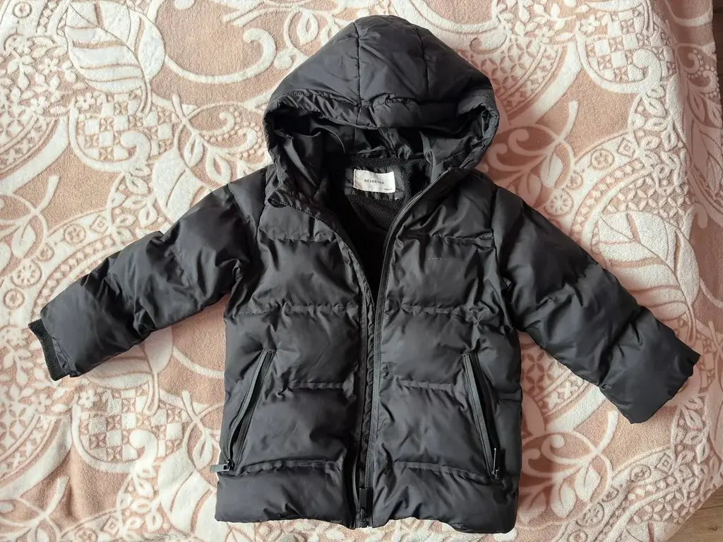 Продам детскую куртку,оверсайз,104 см.