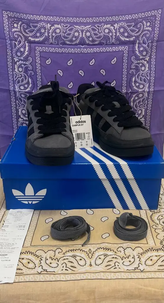 Продаю новые оригинальные Adidas, куплены в официальном магазине Adidas. Ни разу не носились, улицу…