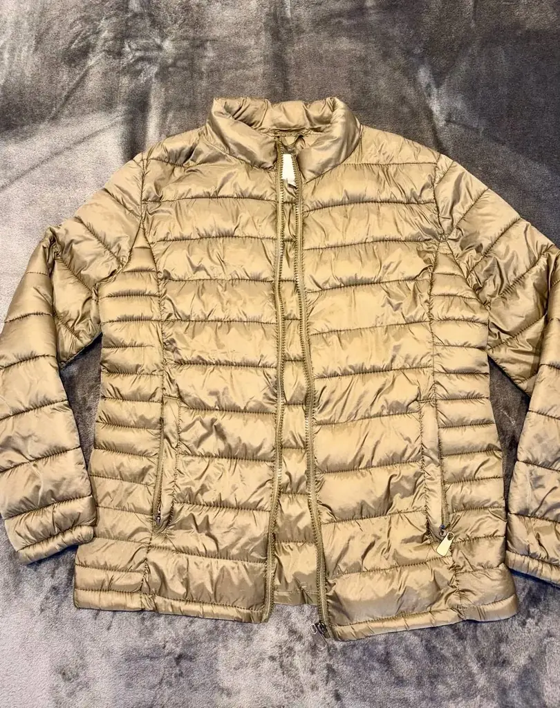 🧥 Демисезонная курточка