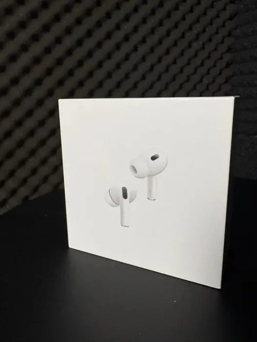 Продаю абсолютно нові, нерозпаковані бездротові навушники AirPods Pro 2. Відмінна якість звуку, шум…