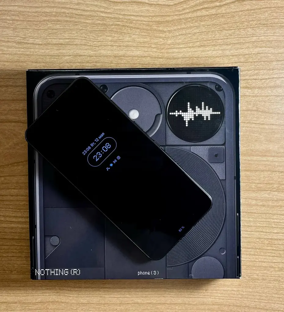 Продам свой Nothing Phone 3 16/512GB. Куплен в Zora в январе 2026 года. Продаю по причине того, что…