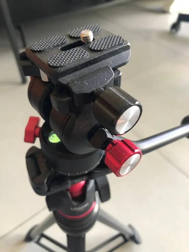 Штатив для телефона, либо фотоаппарата. ULANZI Mini Camera Tripod w/ 360. высота до 138 см