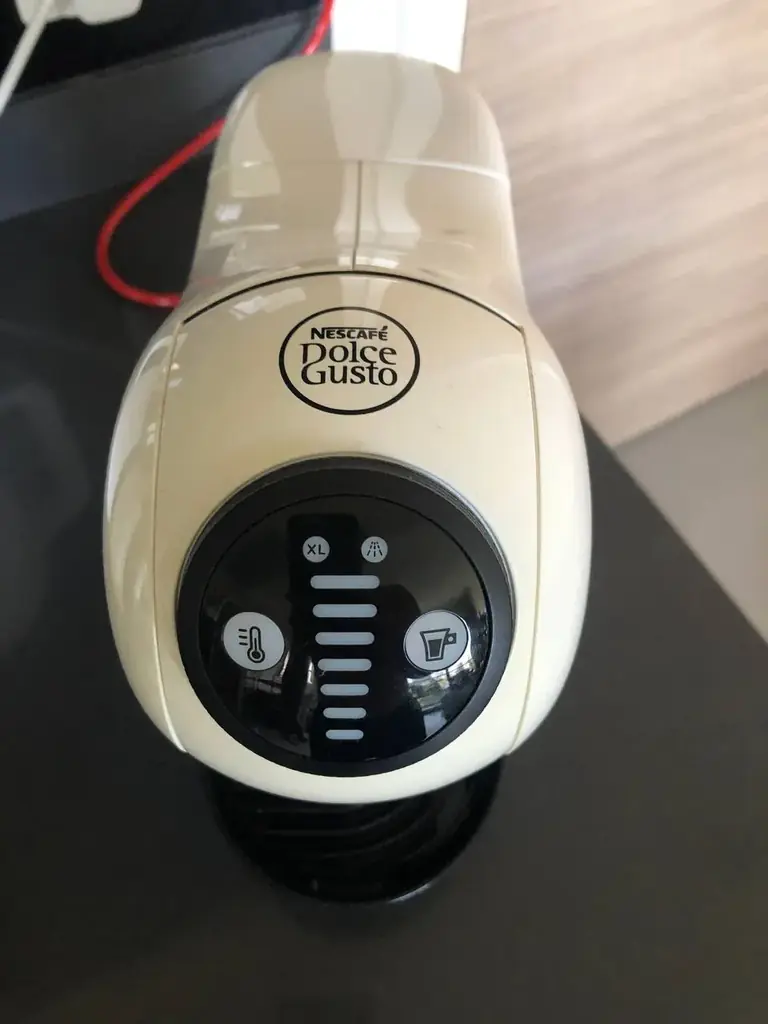 Капсюльная кофемашина Nescafe Dolce Gusto. Цена 1800. Вонгамат