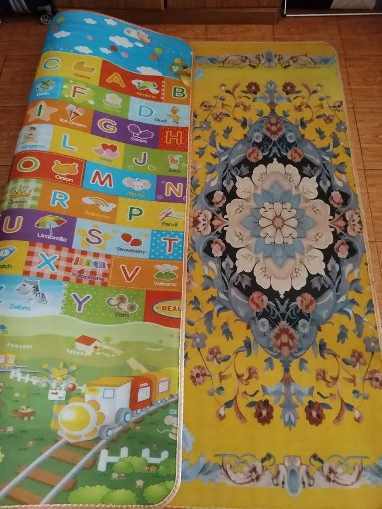 Продам двухсторонний коврик. Размер 200 /180 см. Цена 200 Бат. Джомтьен