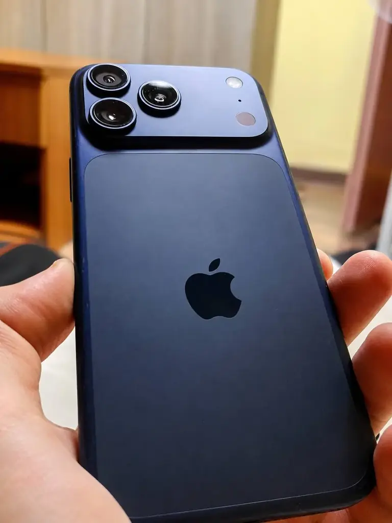 Продам iPhone 17 Pro Max 256 GB, Deep Blue — 37 500 ฿