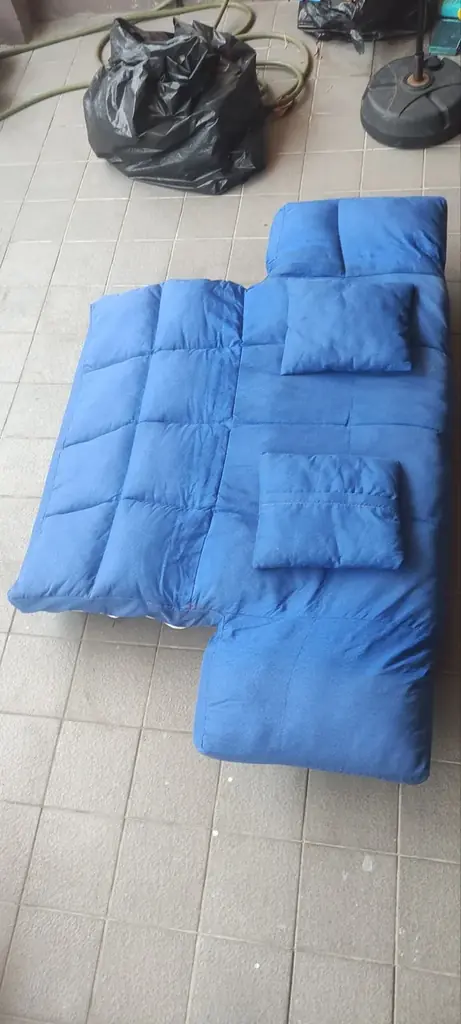 Продам маленький диван, на балкон или во двор