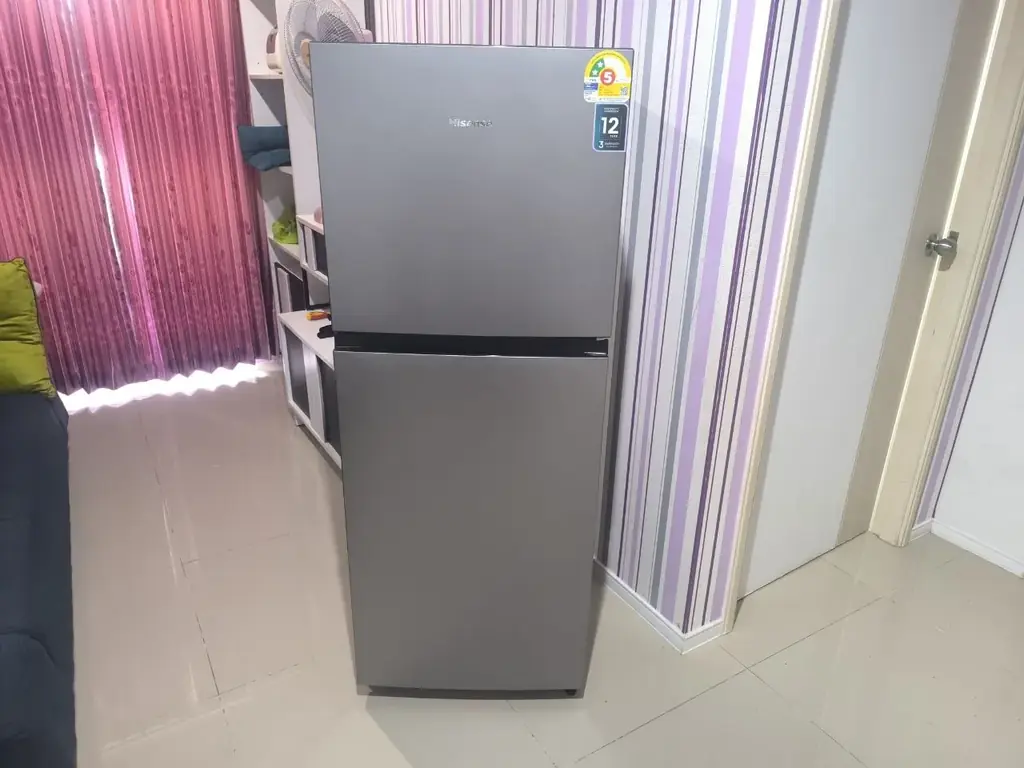 🧊 Продаю холодильник Hisense RT26N4TGN — как новый!