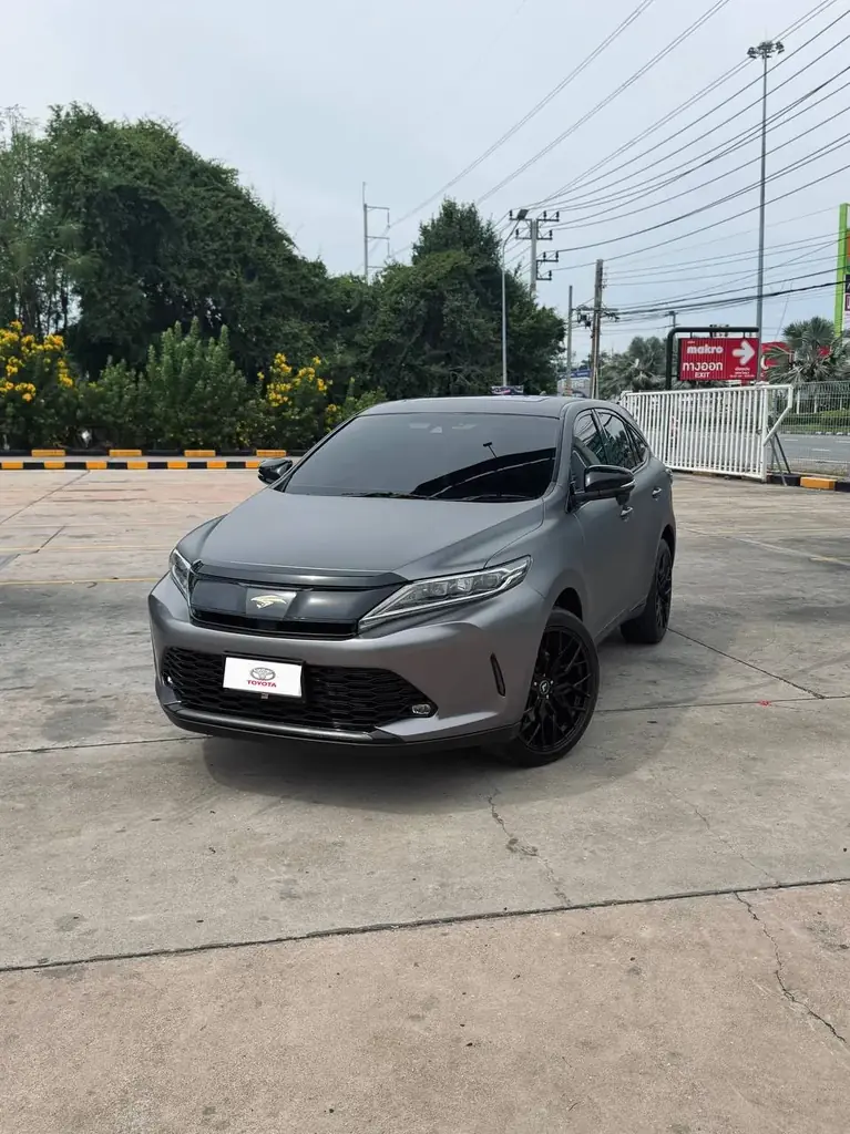 Продаю Toyota Harrier 2017 года с редким и мощным двигателем 2.0 Turbo мощностью 231 л.с.
