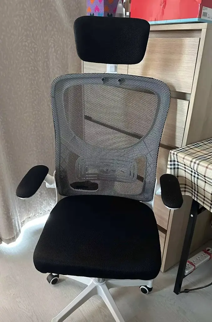 Продам новый стул