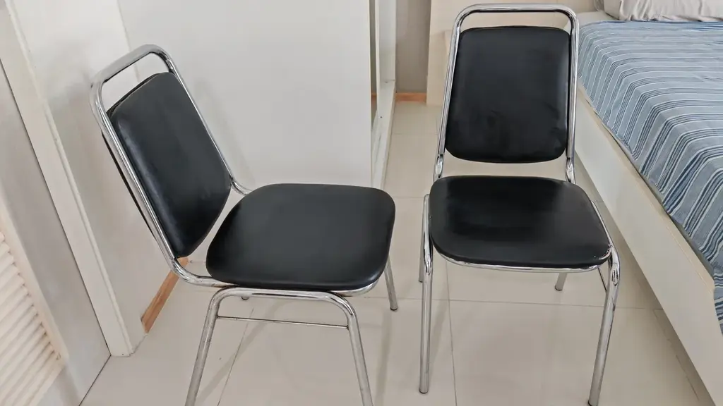Продам 3 стула. 250 бат за все. Джомтьен. Самовывоз.