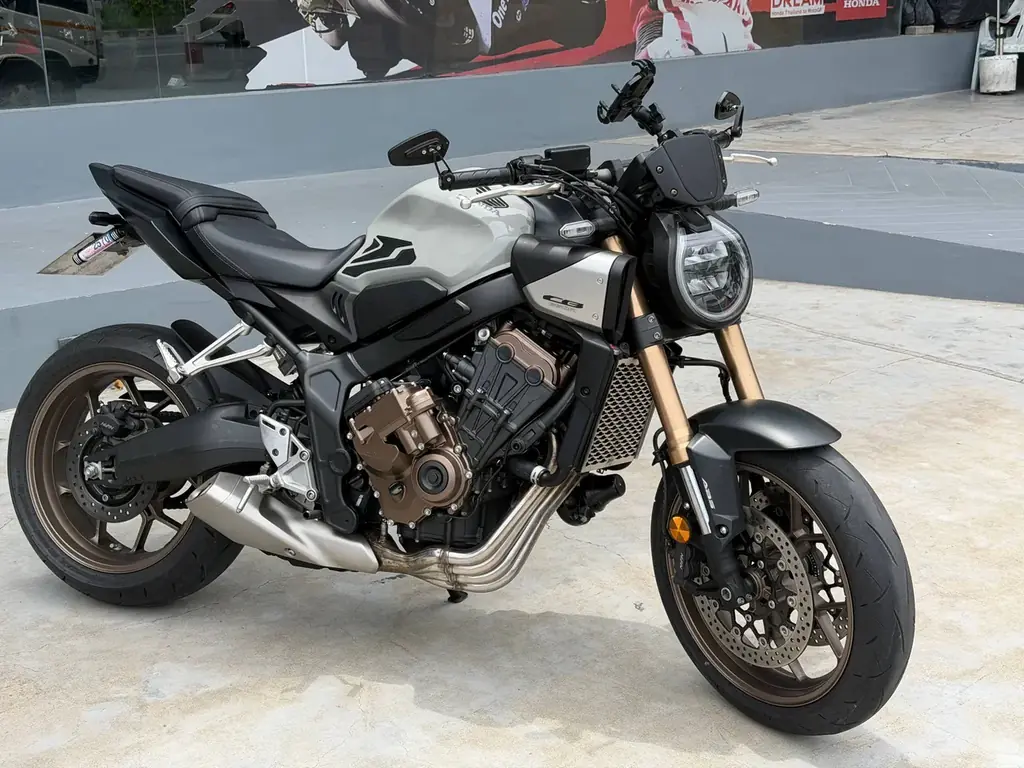 265.000 бат или 7800$
