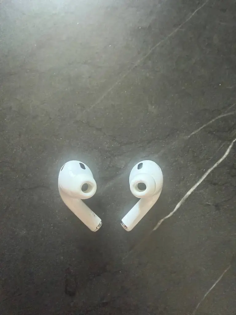 Продам свои Air Pods Pro 2 ( 1st Gen)