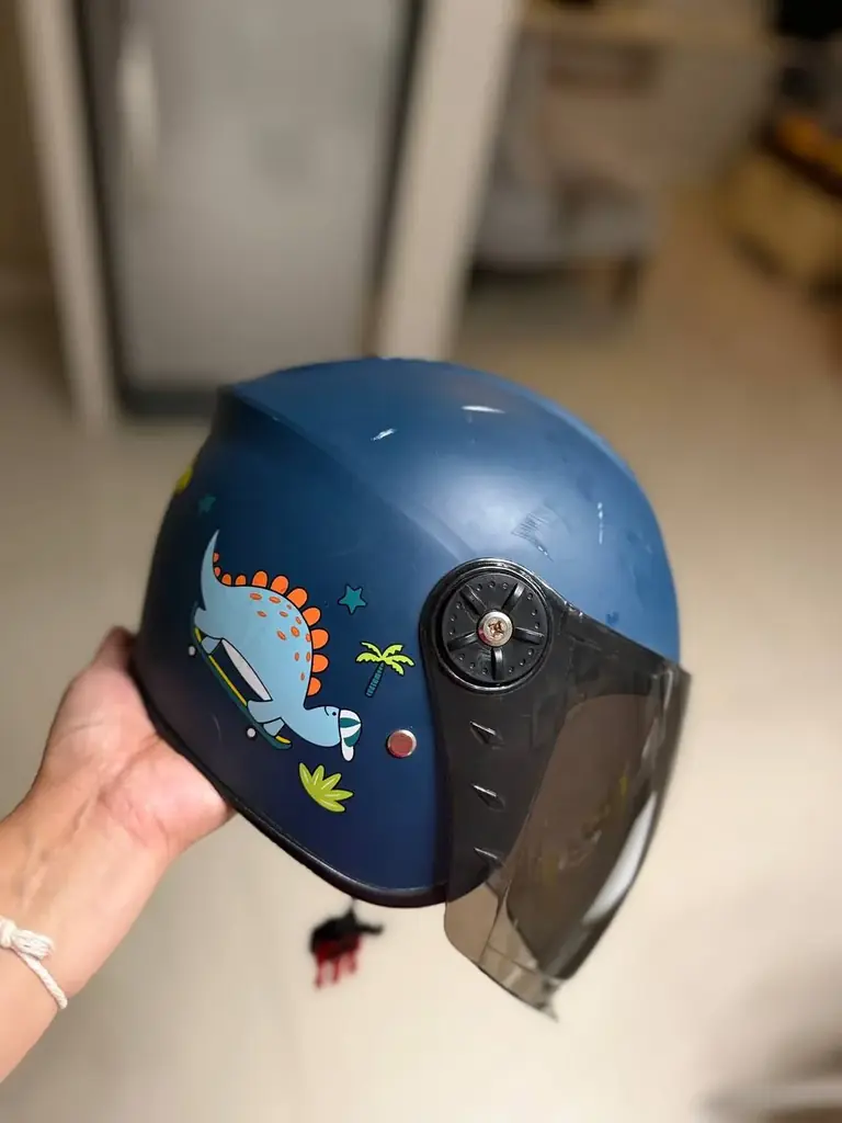 Продам детский шлем ,150 бат ,Джомтьен