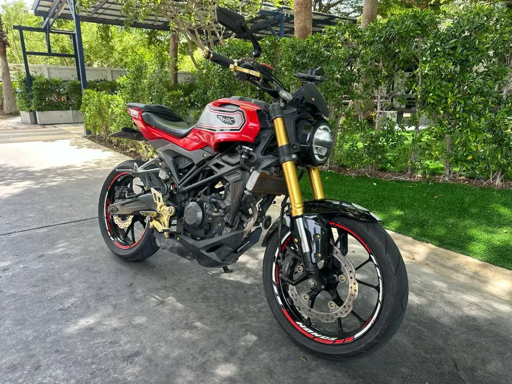 Honda CB150R — 2018 год, красный