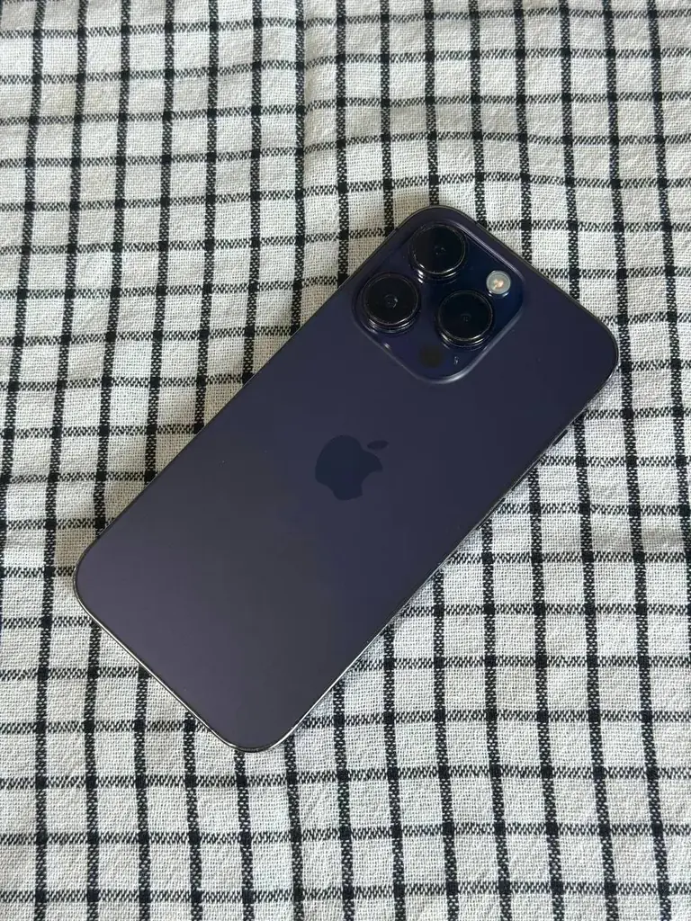 Продам iPhone 14 Pro 256GB в очень хорошем состоянии.