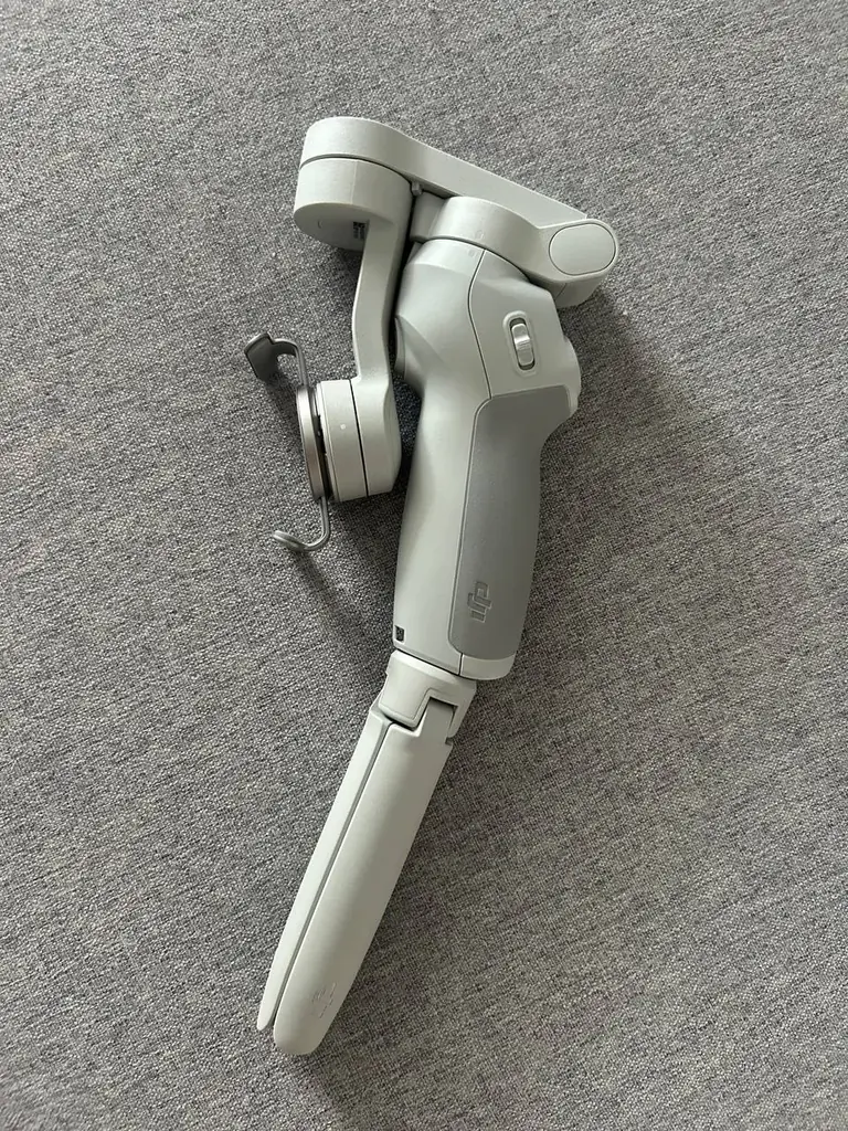 Продам стабилизатор DJI Osmo mobile SE