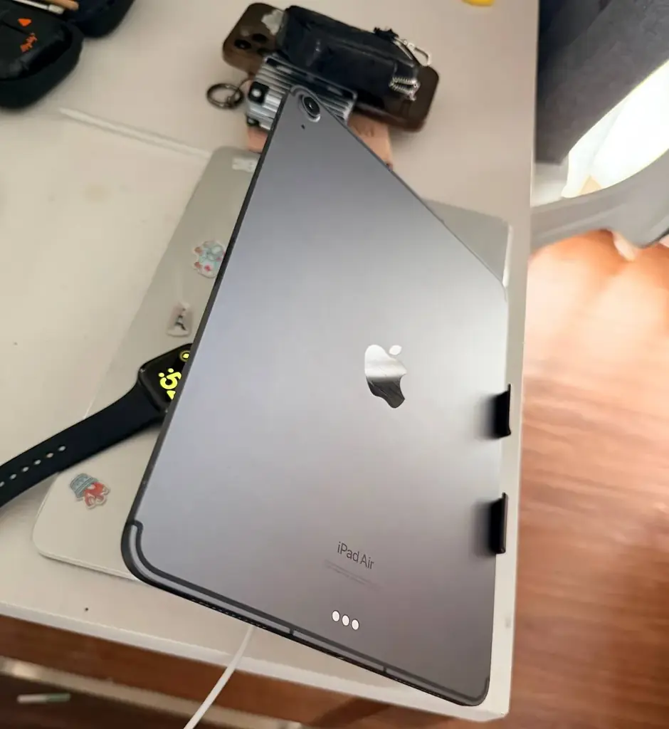 Продам iPad m1 SIM card 14.000 бат