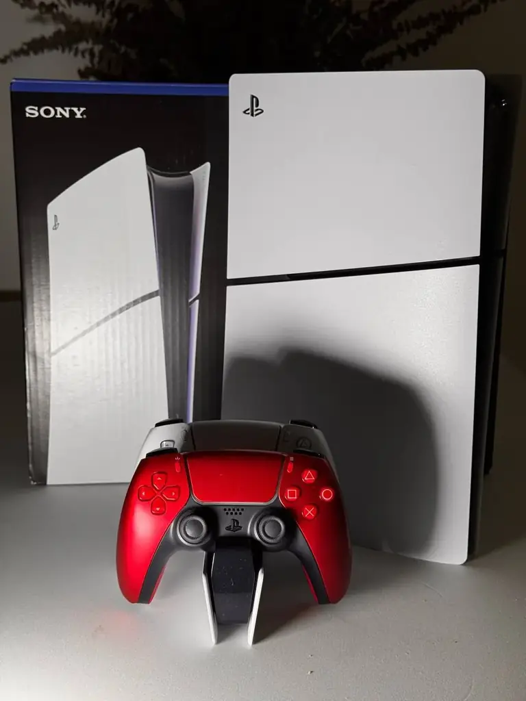 PlayStation 5 1tb + 2 джойстика + зарядная станция для джойстиков