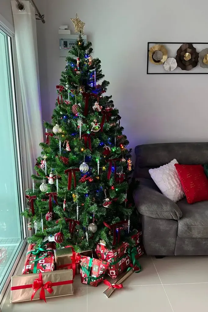 🎄 Продается новогодняя елка 2,1 м с полным комплектом украшений