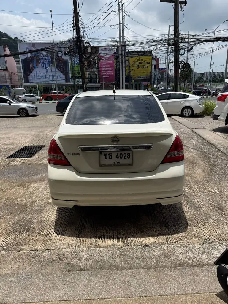 🚗 Продаю Nissan Tiida 2006 года