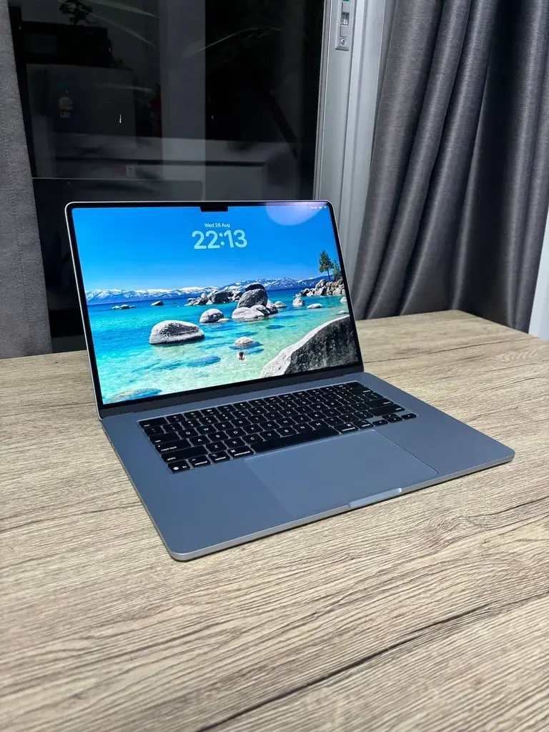 Продаю MacBook Air 15” M4