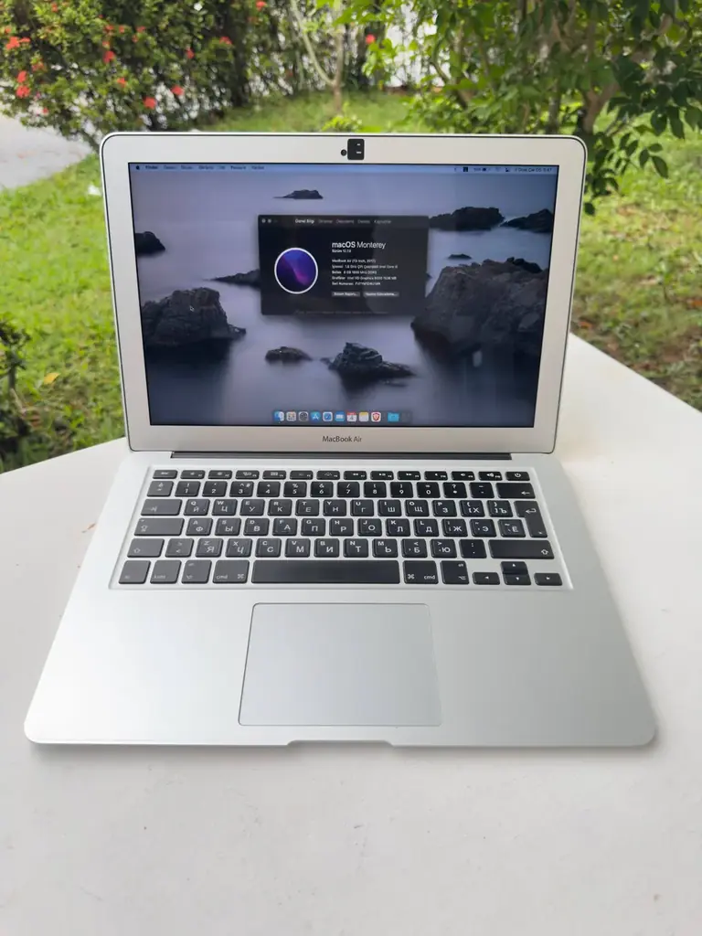 MacBook Air 13” 2017 - 6,000 ฿