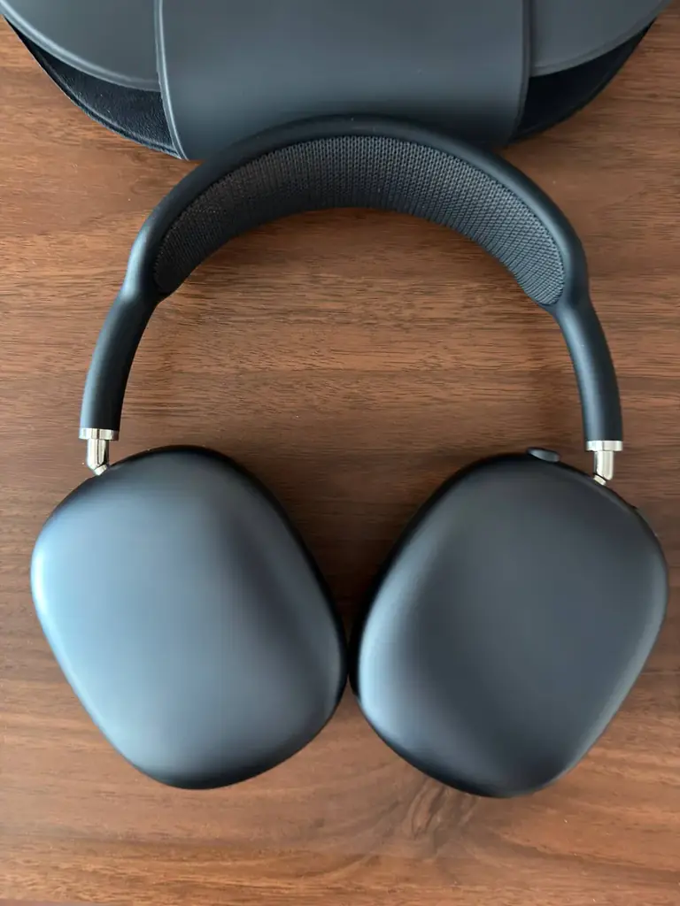 Продам AirPods Max