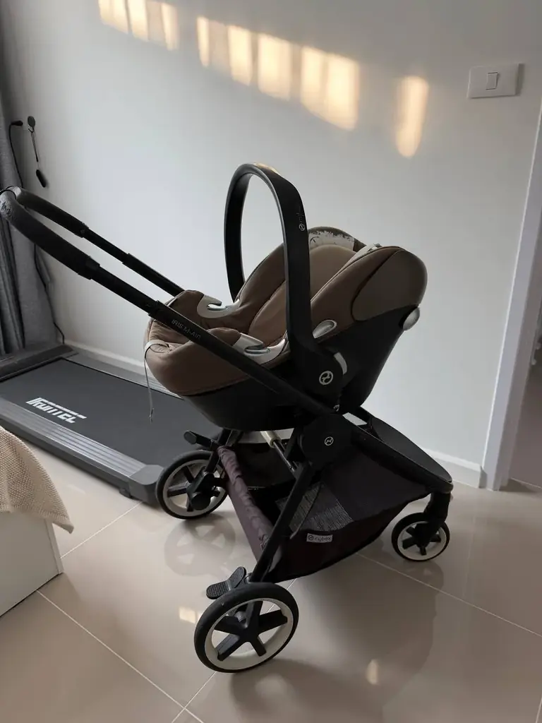 Cybex Iris M-Air — комплект