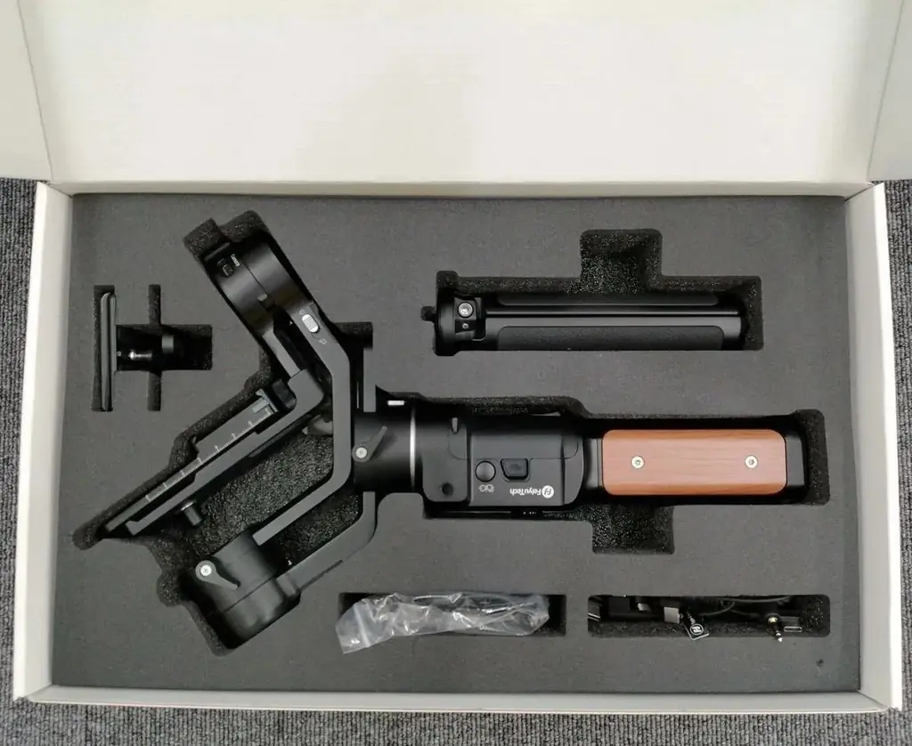 Продам стабилизатор видео для профессиональной съёмки Fuiyu Tech AK2000C.