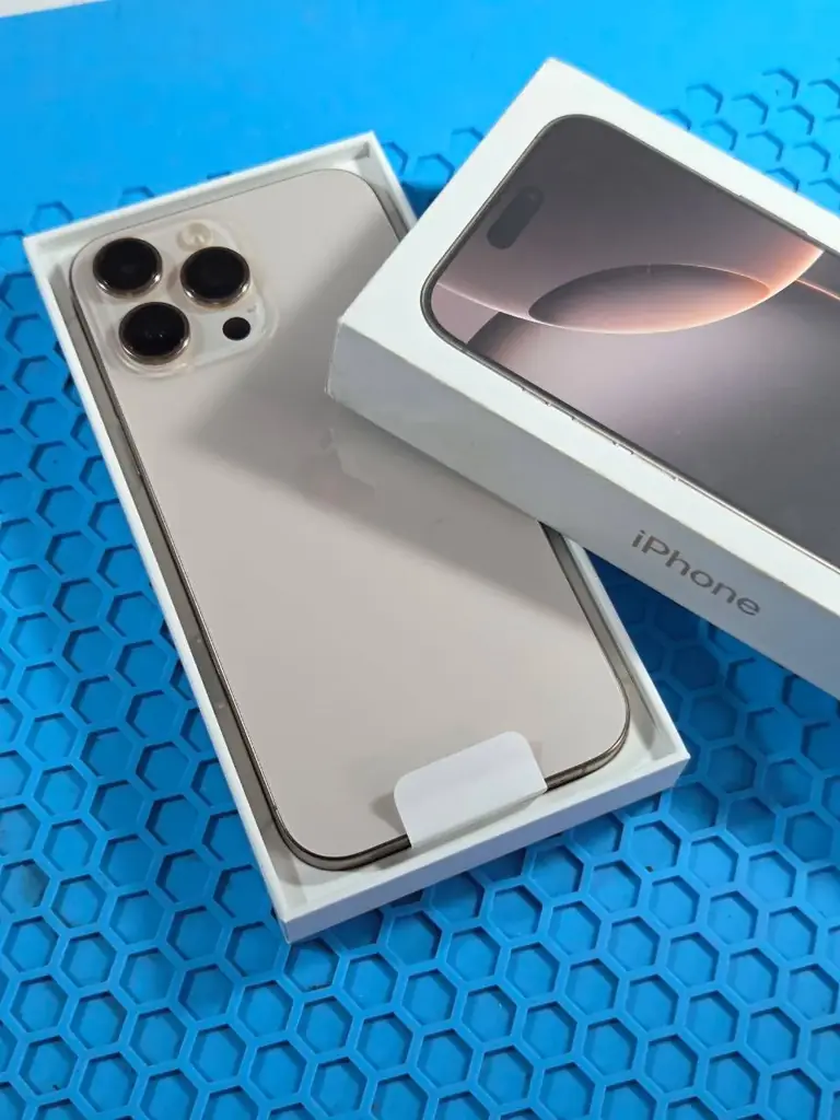 Продам IPhone 16 Pro Max 256 Gb
