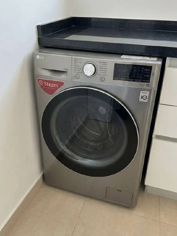 Стиральная машина LG 8.5 kg. Очень тихая.