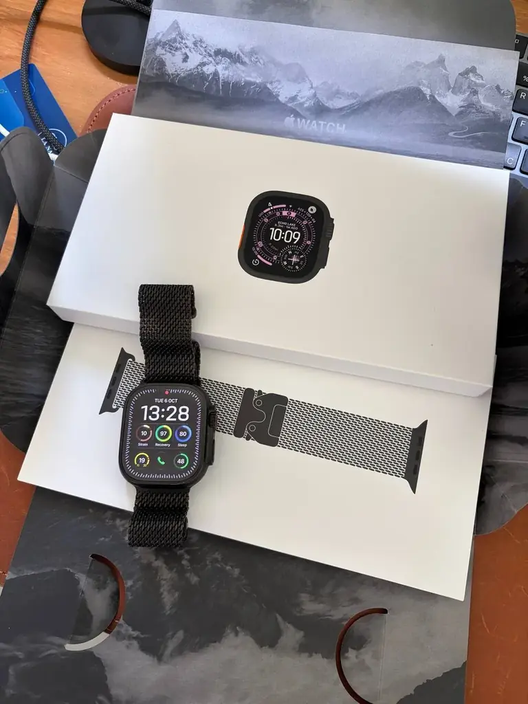 Продам Apple Watch Ultra 3 с оригинальным титановым ремешком. Состояние около идеальное, здоровье б…