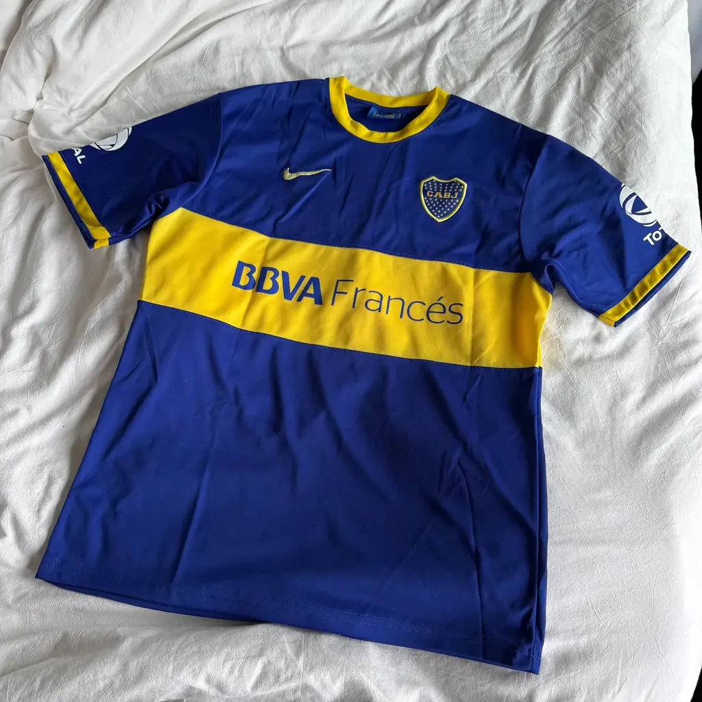 Продам мужскую футболку Boca Juniors, размер L. 15 000 песо