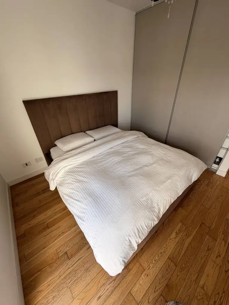 Queen size Кровать с изголовьем Ripa, матрас La Cardeuse.