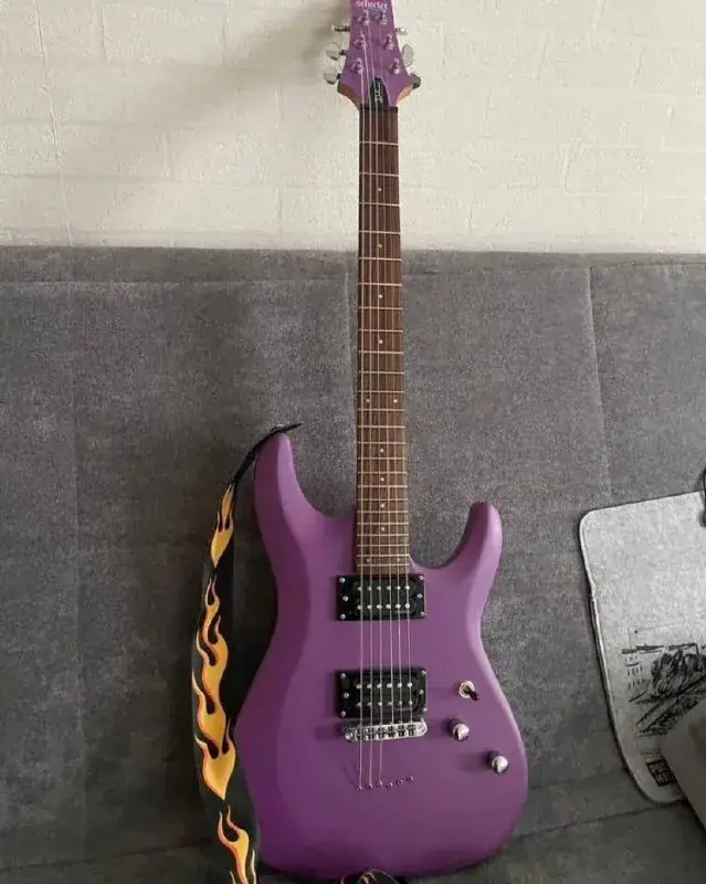 Продам электрогитару Schecter C-6 Deluxe SDP Состояние: Отличное, пару раз играла на концертах