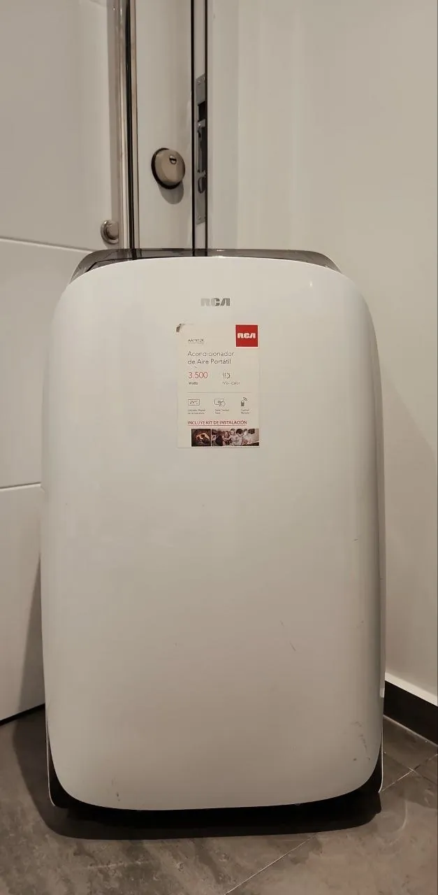 Портативный кондиционер RCA AAPR12K Frío/Calor 3500W — полный комплект