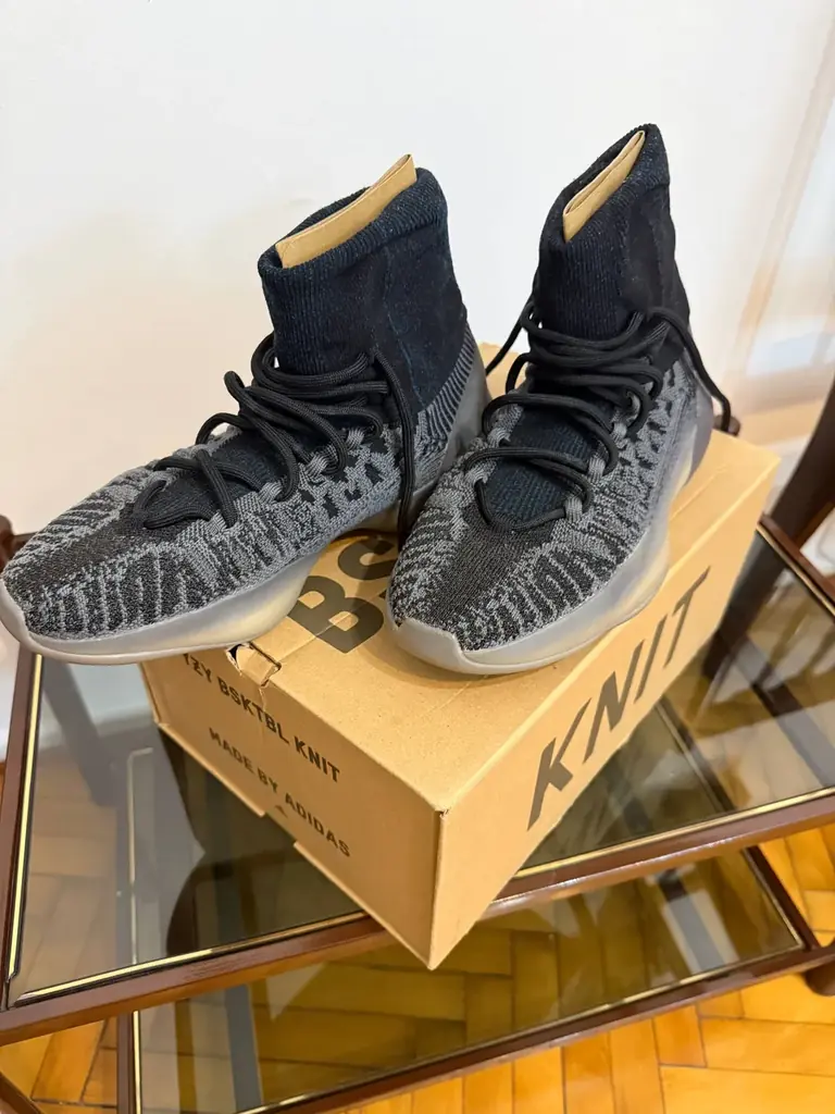 Продам Adidas Yeezy BSKTBL Knit